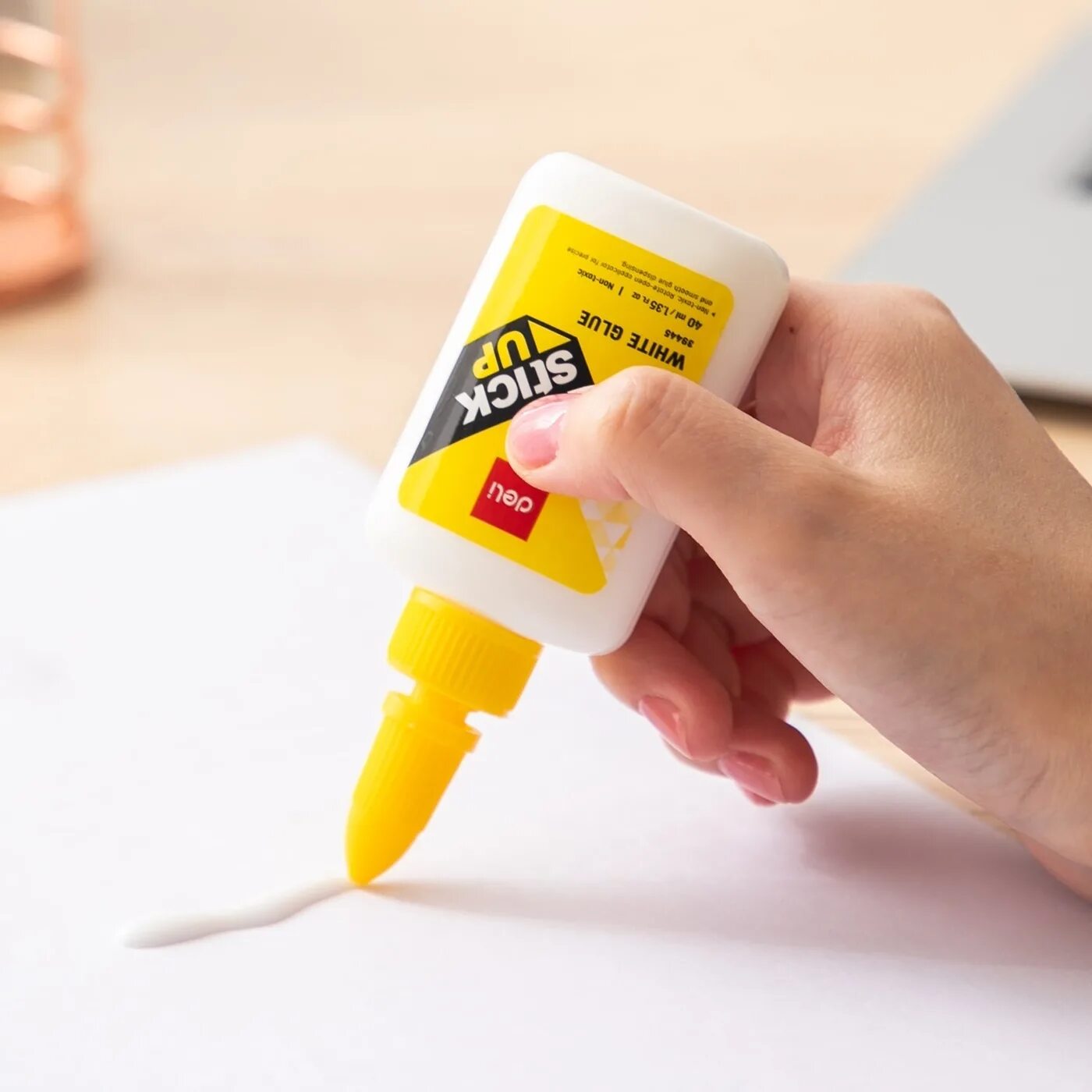 Как называется клей. Клей deli 40мл. клей дели стик ап. клей liquid glue deli. клей пва white glue.
