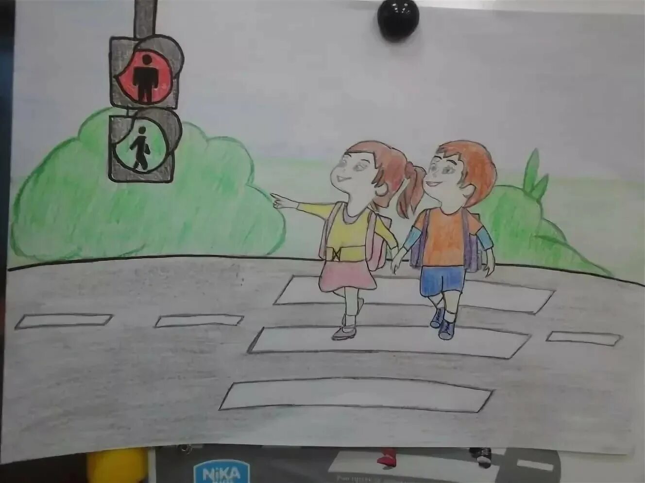 Рисунок дорожного движения. Рисунок на тему дорожное движение. Рисунок по правилам дорожного движения. ПДД рисунки для детей.
