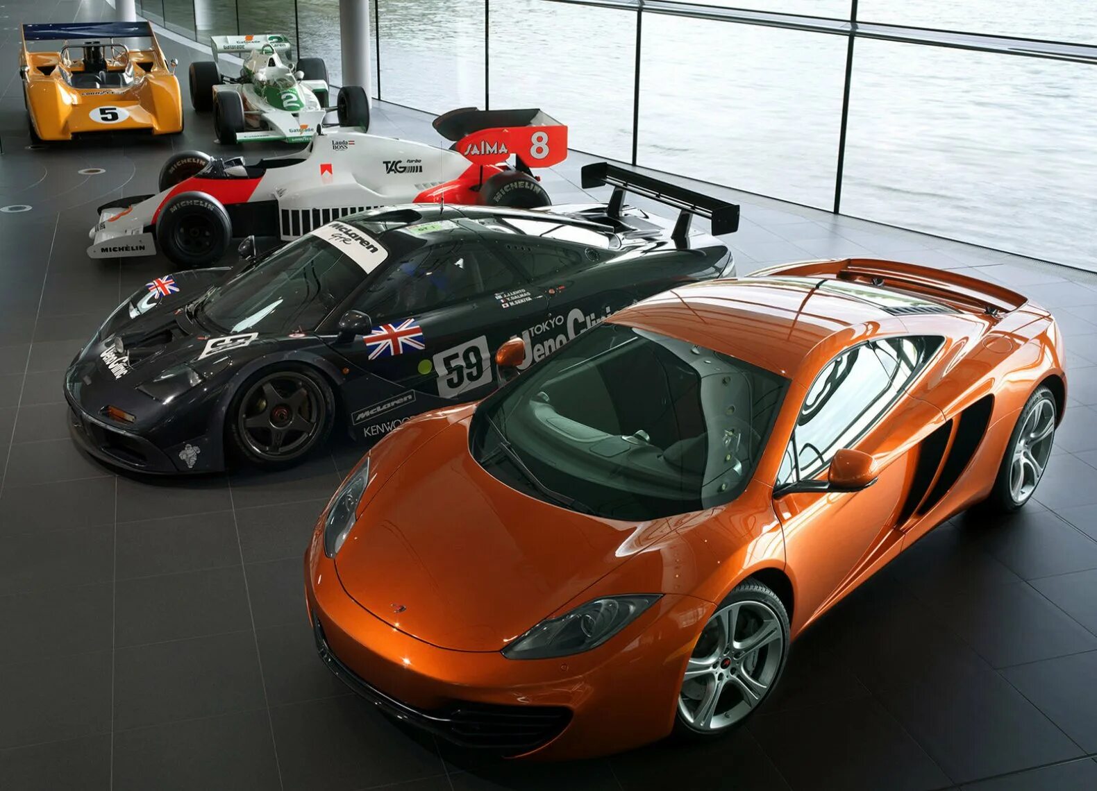 F 12 c 20. MCLAREN mp4-12c. MCLAREN mp12 c. Спорткары MCLAREN 12c. Макларен машина 2000.