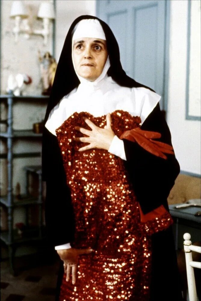 Фильм про безумную монашку. Сесилия 1983 кадры. Нескромное обаяние порока (1983). Кристина санчес паскуаль. Нескромное обаяние порока фильм 1983.