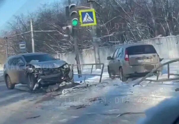 Гололед в новокузнецке сегодня. Новокузнецк зима. Гололед фото 2000. Гололед в новокузнецке сегодня. Гололед на улице.