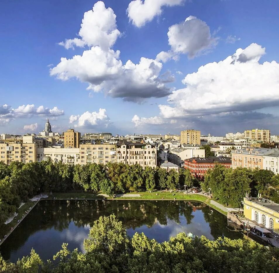 Все 2 москва. Патриаршие пруды москва. патриаршие пруды пруд. патриаршие пруды пресненский район. рассвет на патриарших прудах.