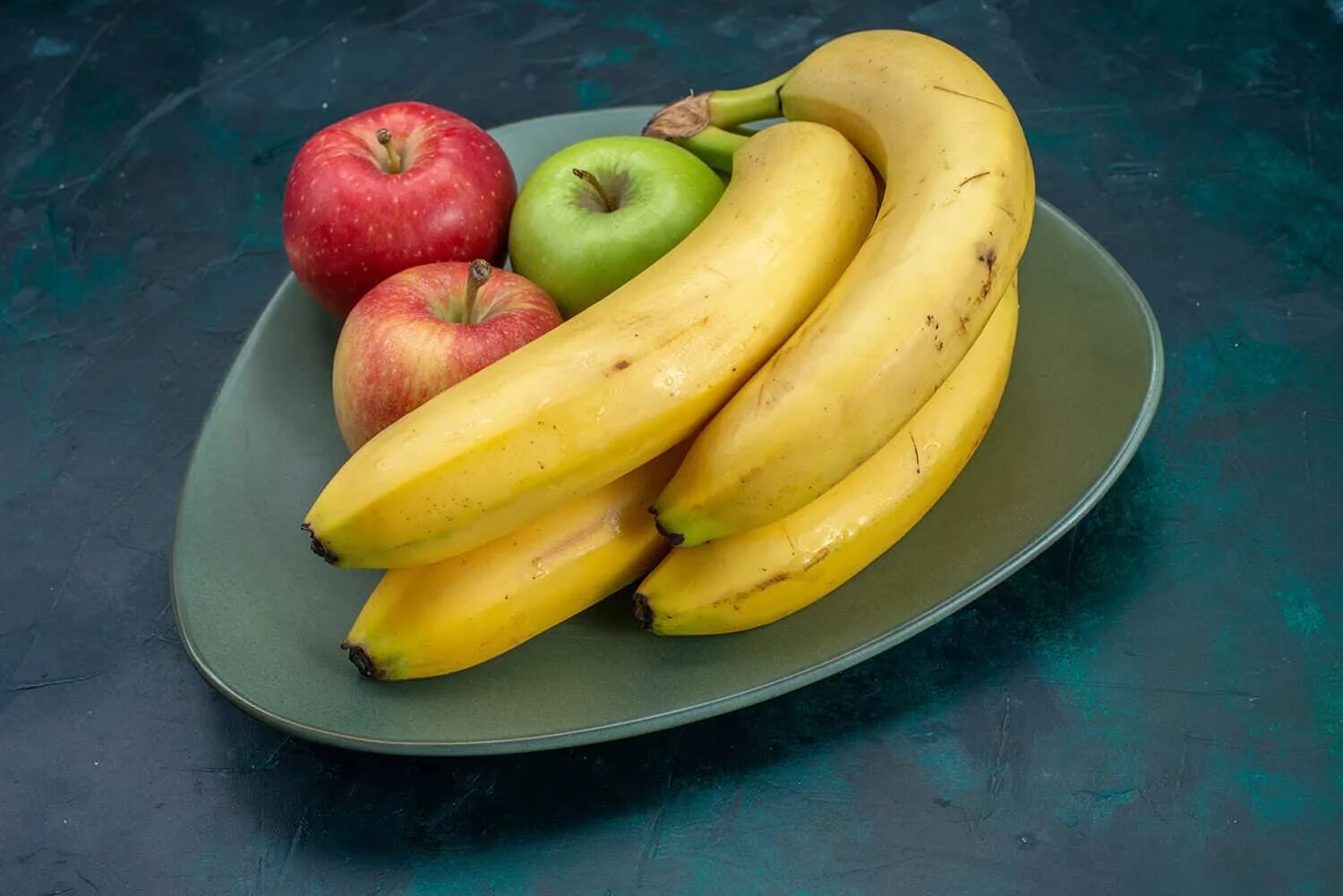 I like bananas apples. Яблоки и бананы. Фрукты бананы яблоки. Яблочные бананы. Банан на столе.