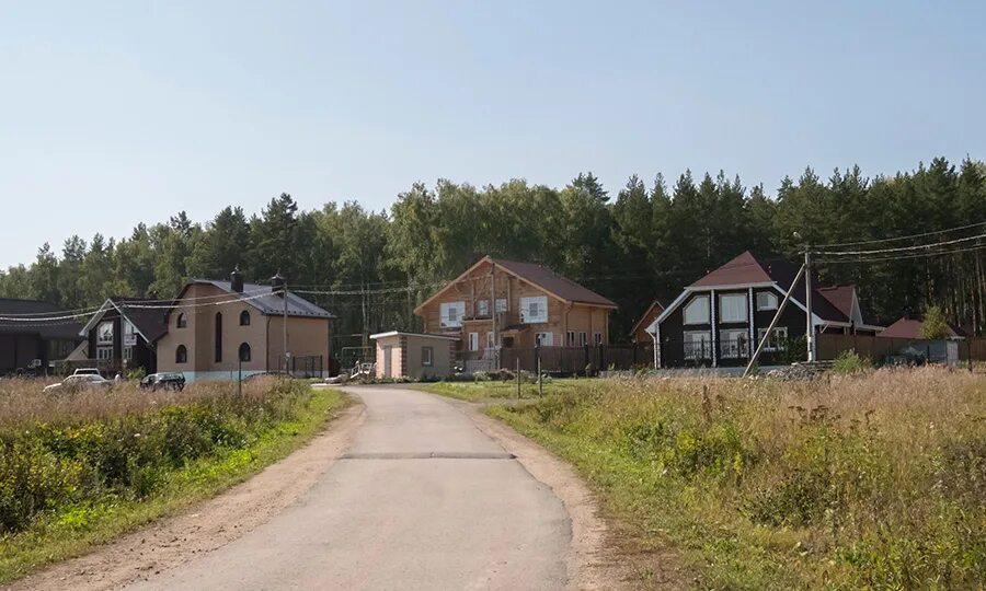 старый заросший дом. заброшеные деревни в иркутской области иркутской район. германия земля гессен закрытый поселок миллионеров. закрытая деревня. лосиноостровские усадьбы коттеджный поселок.