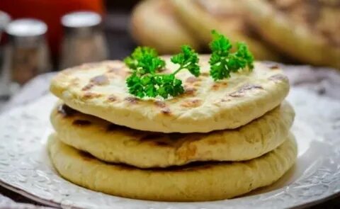 Лепешки с чесноком и зеленью