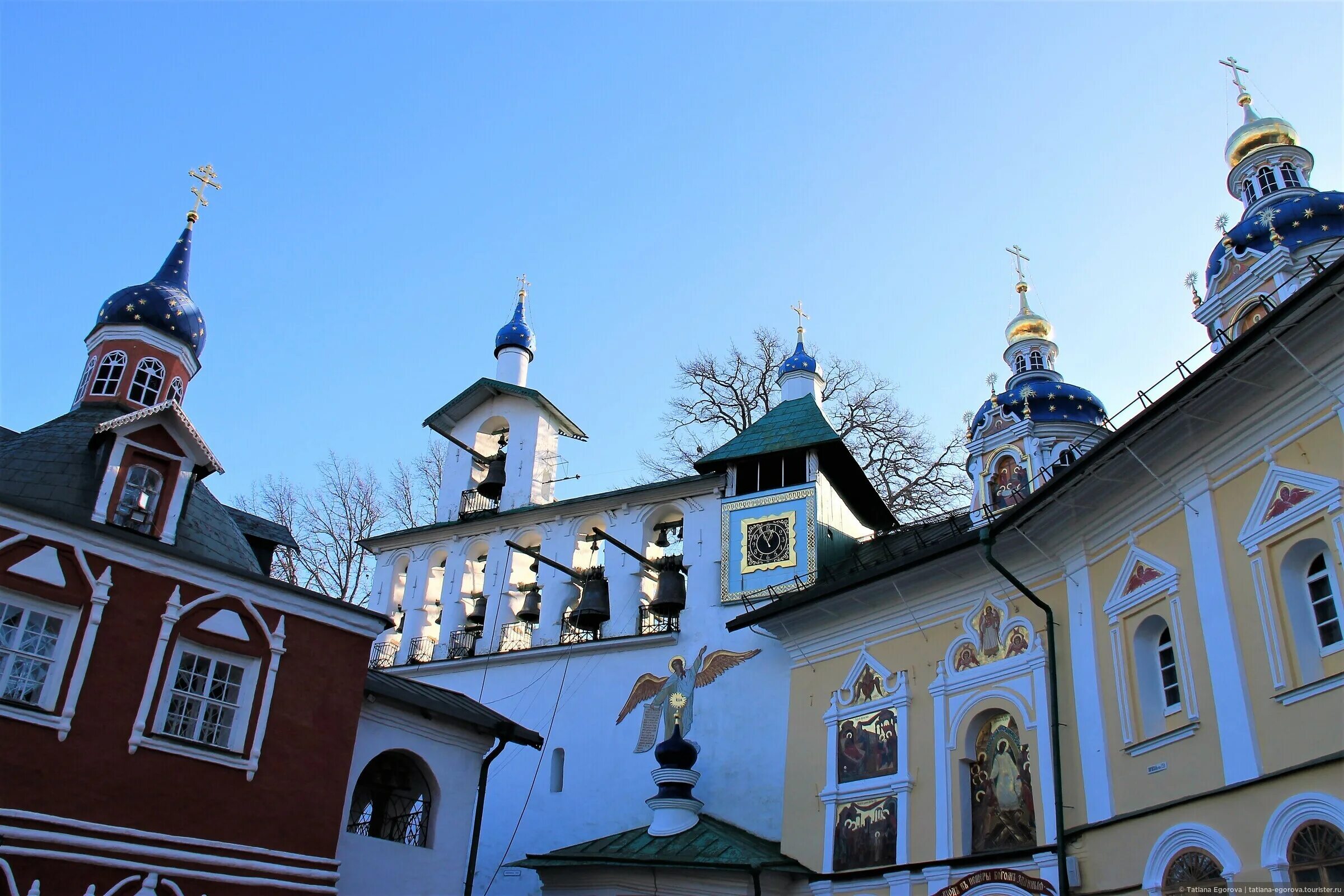 Свято-Успенский Псково-Печерский монастырь. Сретенская Псково-Печерского монастыря. Псково Печерская Лавра.