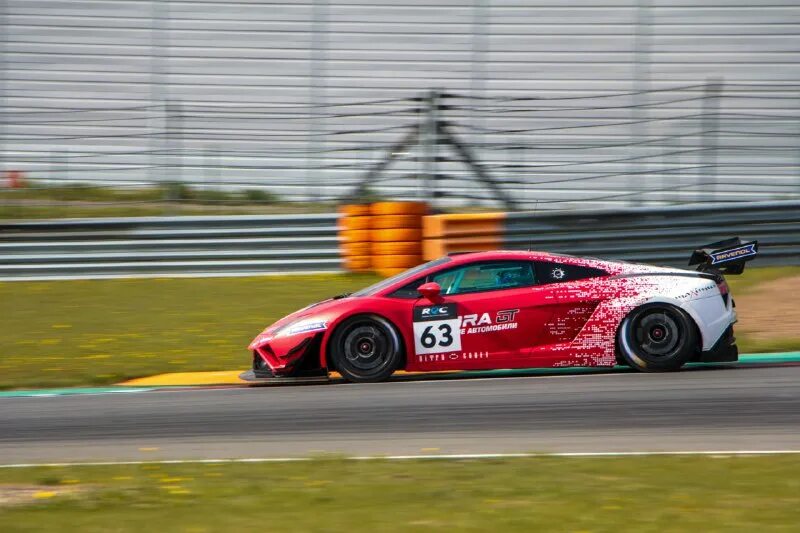 команда рейсинг. машинки спортивные. винил на мерседес амг гт. астон мартин вантаж. аренда спорткаров краснодар.