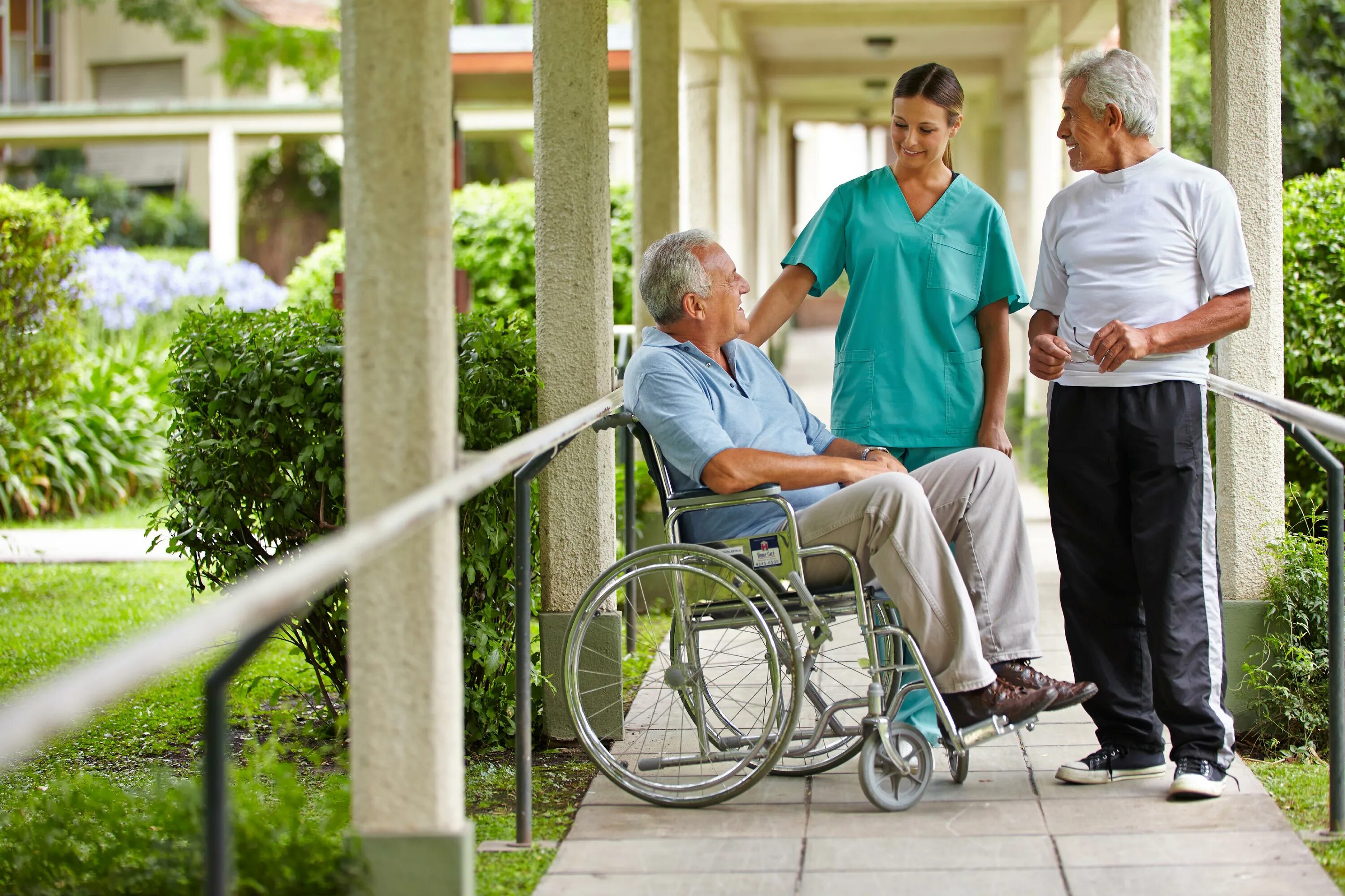 Living old age. Дом престарелых в Германии. Пожилые и инвалиды. Пожилые люди и инвалиды. Санаторий для инвалидов.
