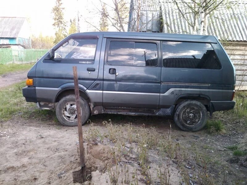 Продам полный привод. Ниссан Ларго автомат 1989. Полноприводный минивэн Nissan largo. Ниссан рамный микроавтобус 1992г4вд. Минивэн Ниссан дизель полный привод.