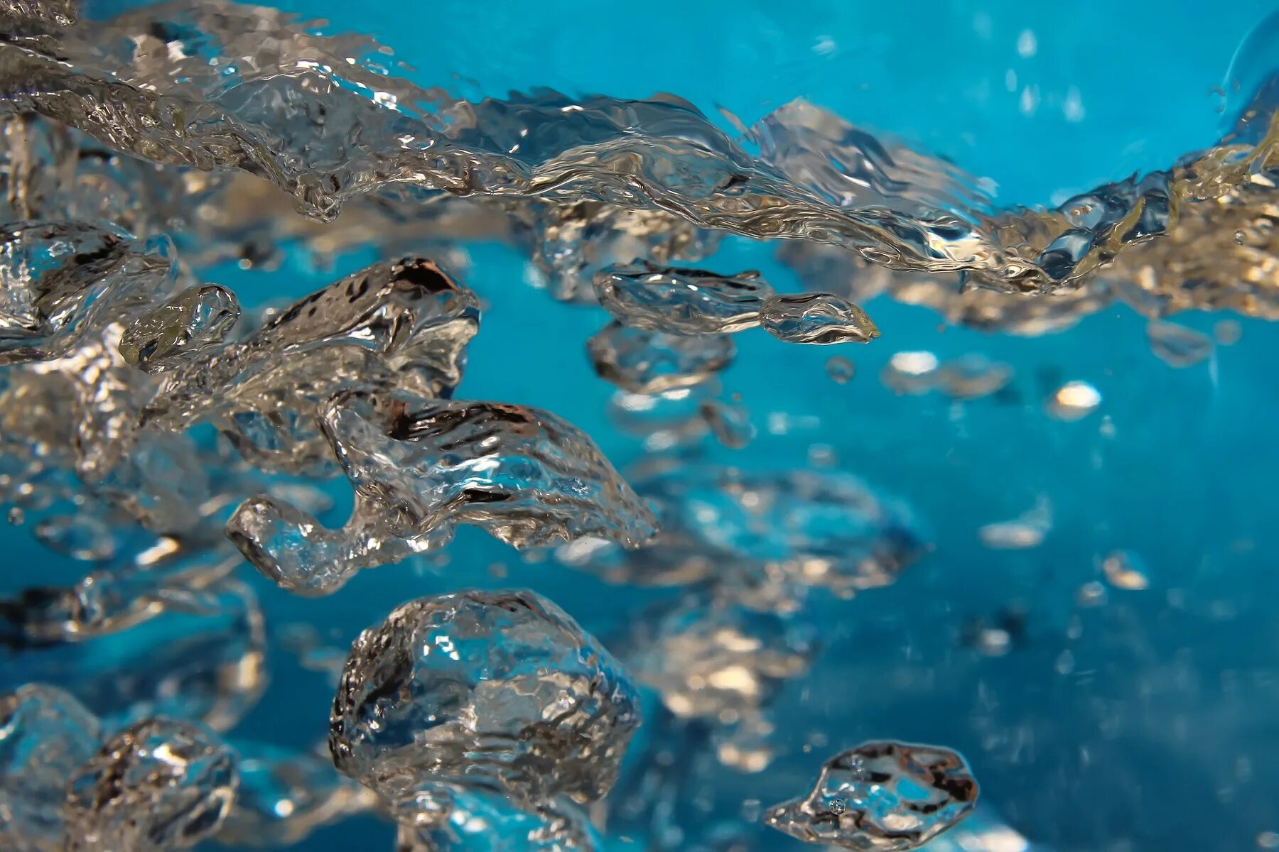 If you heat water it boils. Бурлящая вода. Кипящая вода. Кипение воды. Выкипание воды.