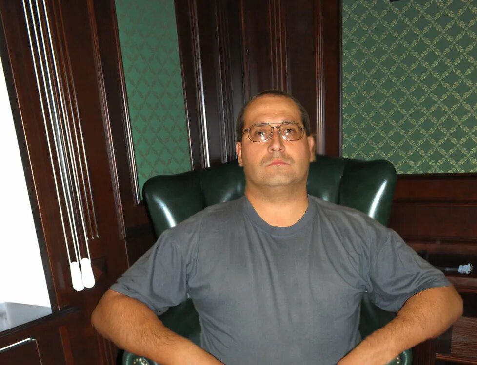 Мужчина 44. Мужчина 44 года. Лицо мужчина 44 года. Мужчина 44. Солидный русский мужчина за 50.