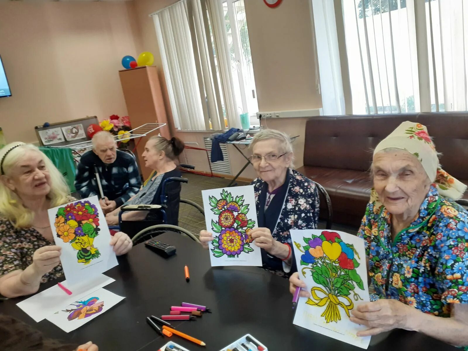 Беседа с пожилыми людьми. Дом престарелых энгельса новый корпус. Ковылкинский дом интернат для престарелых и инвалидов. Пансионат для пожилых людей. Уксс пансионат для пожилых.