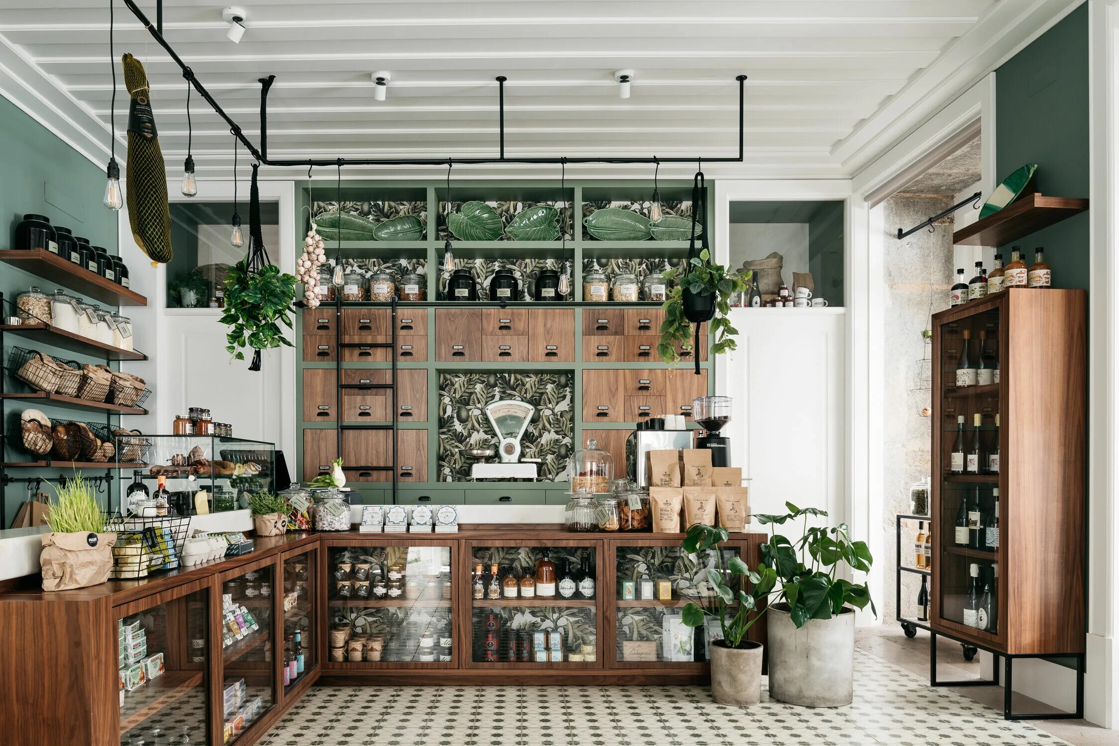 мебельный магазин уют грязи. грязь на мебели. магазин интерьер грязи. Peter marino интерьеры бутиков. магазин уют новороссийск.