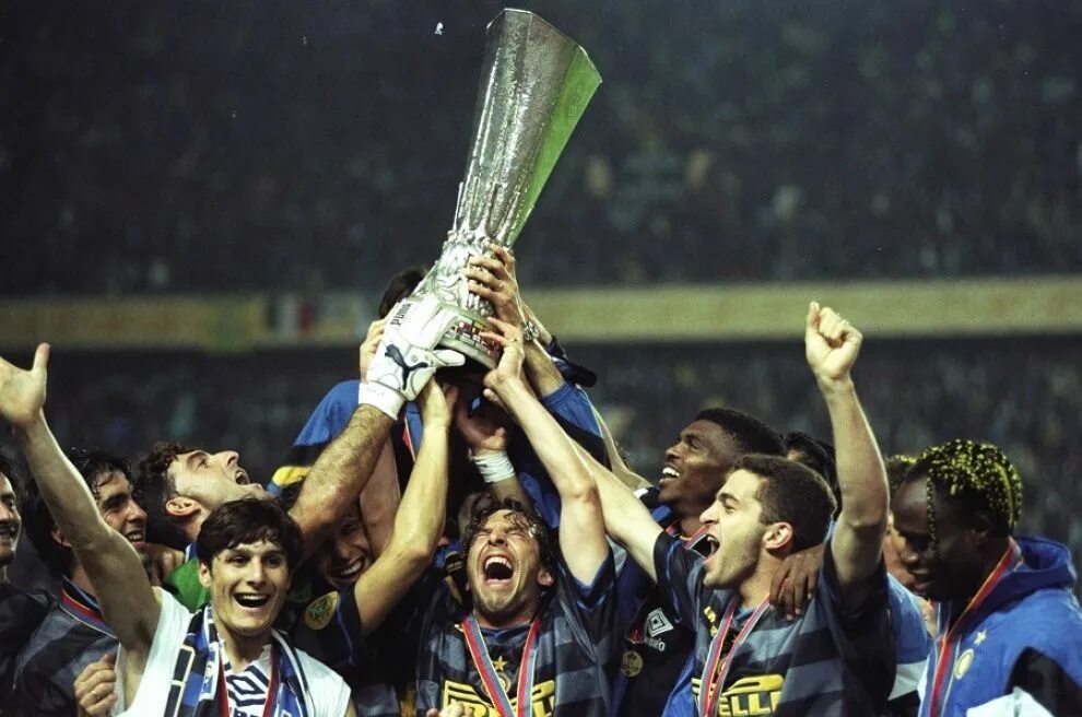 Уефа 1998. Финал Кубка УЕФА 1998. Интер Лацио финал 1998. Inter 1998 Кубок УЕФА. Финал Кубка УЕФА Интер Лацио.