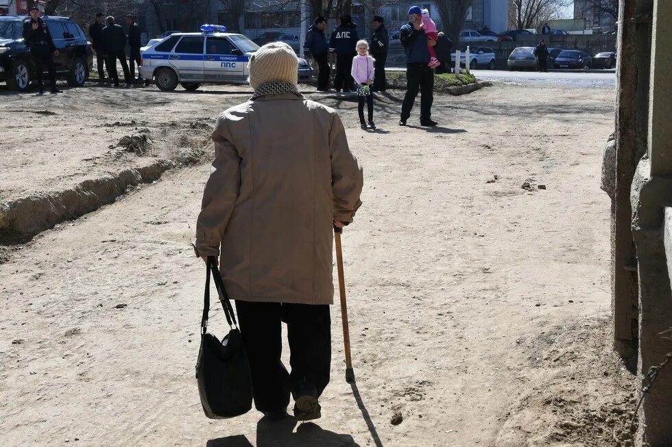 Российские пенсионеры получили. Несчастные российские пенсионеры.