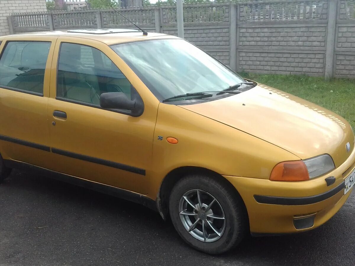 Fiat punto 1998 года. Fiat punto 1998 года. фиат пунто 1998. Fiat punto s 1998. фиат punto 1998.