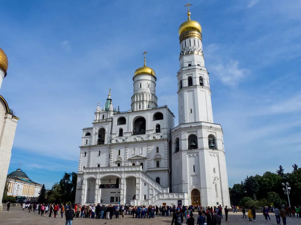 Колокольня ивана. Колокольня Ивана Великого. Колокольня Ивана Великого в Москве. Колокольня Ивана Великого и Церковь Иоанна Лествичника. Колокольня Ивана Великого, Москва, Кремль.