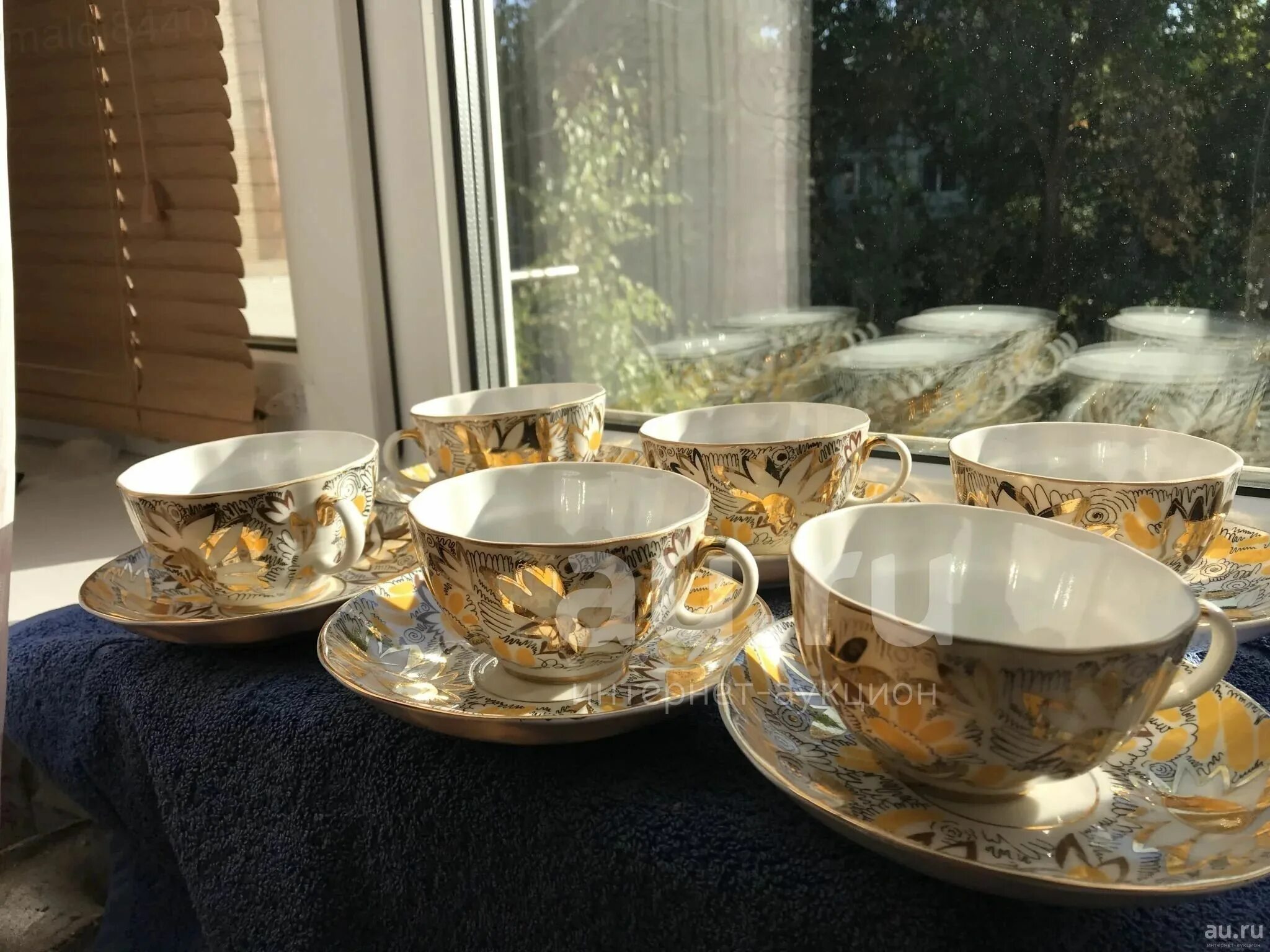 Юлиана сервиз ифз столовый. Сервизы киров. Сервиз кофейный сваровски. Новогодний сервиз. Wawel посуда яотт старые сервизы.