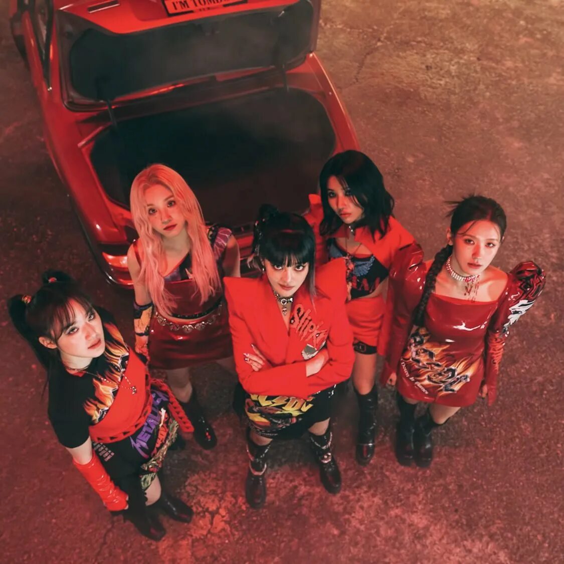 Песня fate джи айдл. Группа (g)i-dle томбой. джи айдл томбой. g idle 2022. gi-dle tomboy.