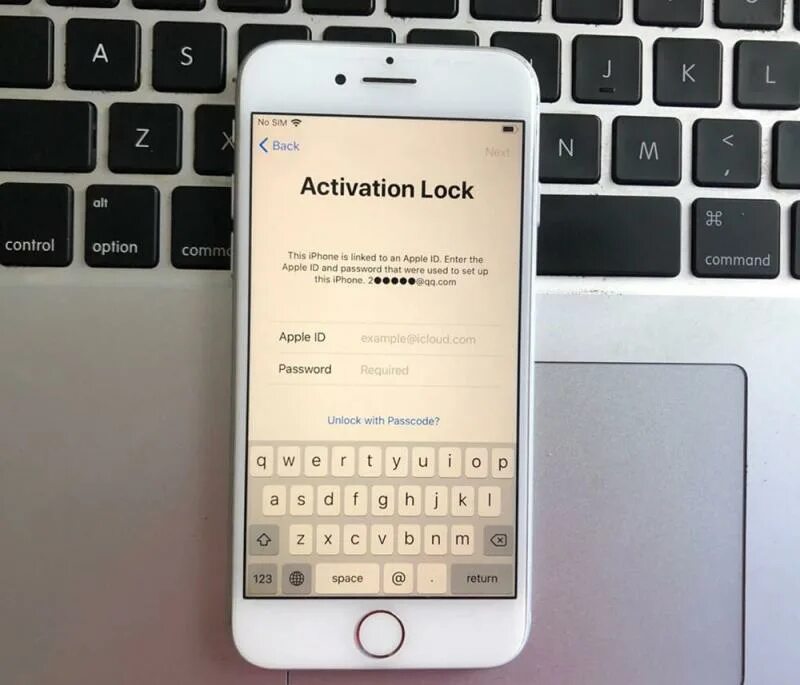 Блокировка айфона Apple. Что такое эпл айди на айфоне. Apple блокировка активации. Activation Lock айфон. Разблокированный apple iphone