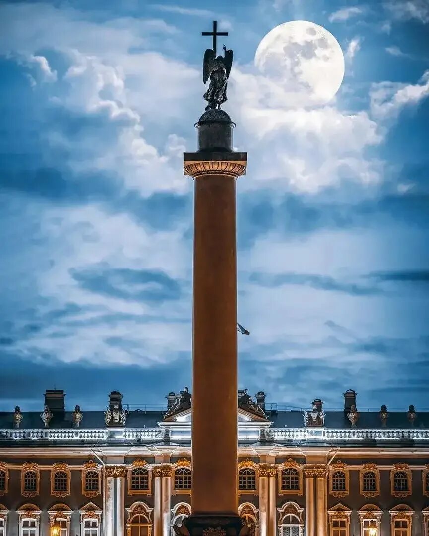 дворцовая площадь и александровская колонна в санкт-петербурге. александровская колонна александрийский столп. александровская колонна в санкт-петербурге. александрийская колонна на дворцовой площади в санкт-петербурге. дворцовая площадь александрийская колонна.