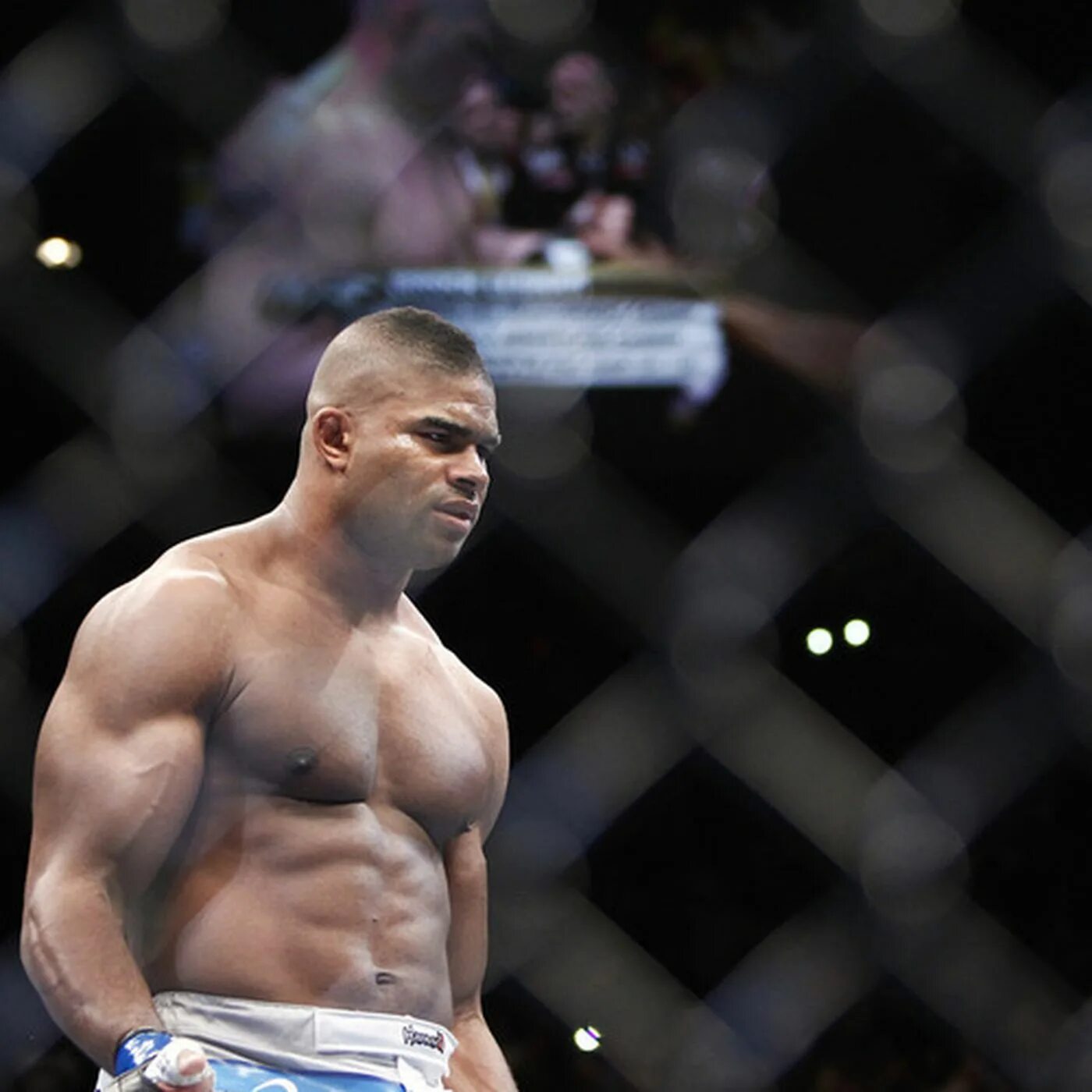 Тяжеловесы мма. Тяжеловесы мма. Боец мма алексей олейник. Тяжеловесы мма. Фигура бойца юфс ромеро.