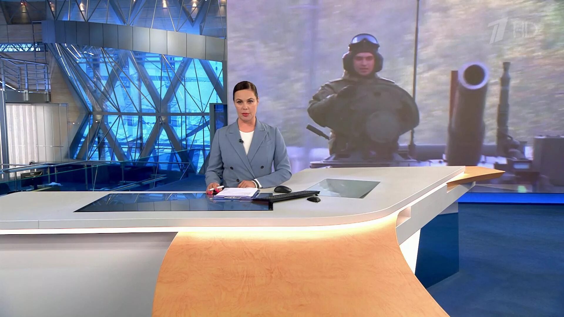 Новости первого канала утром. Студия первого канала. Фон студии новостей 1 канала. Студия новостей первого канала. Новостная студия 1 канала.