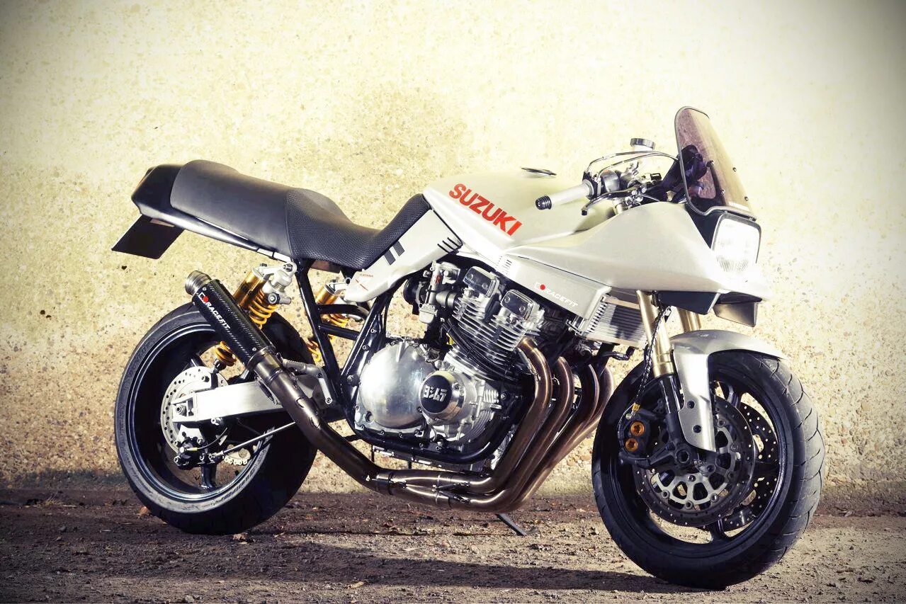 Suzuki tune. Сузуки катана 1100. Сузуки катана 250. Suzuki gsx1100s Katana. Мотоцикл Suzuki gsx1100s Katana.