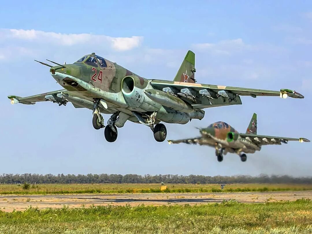 Почему су 25. Су-25 Грач. Су-25 Штурмовик. Су-25 ВВС России. Истребитель Грач Су 25.
