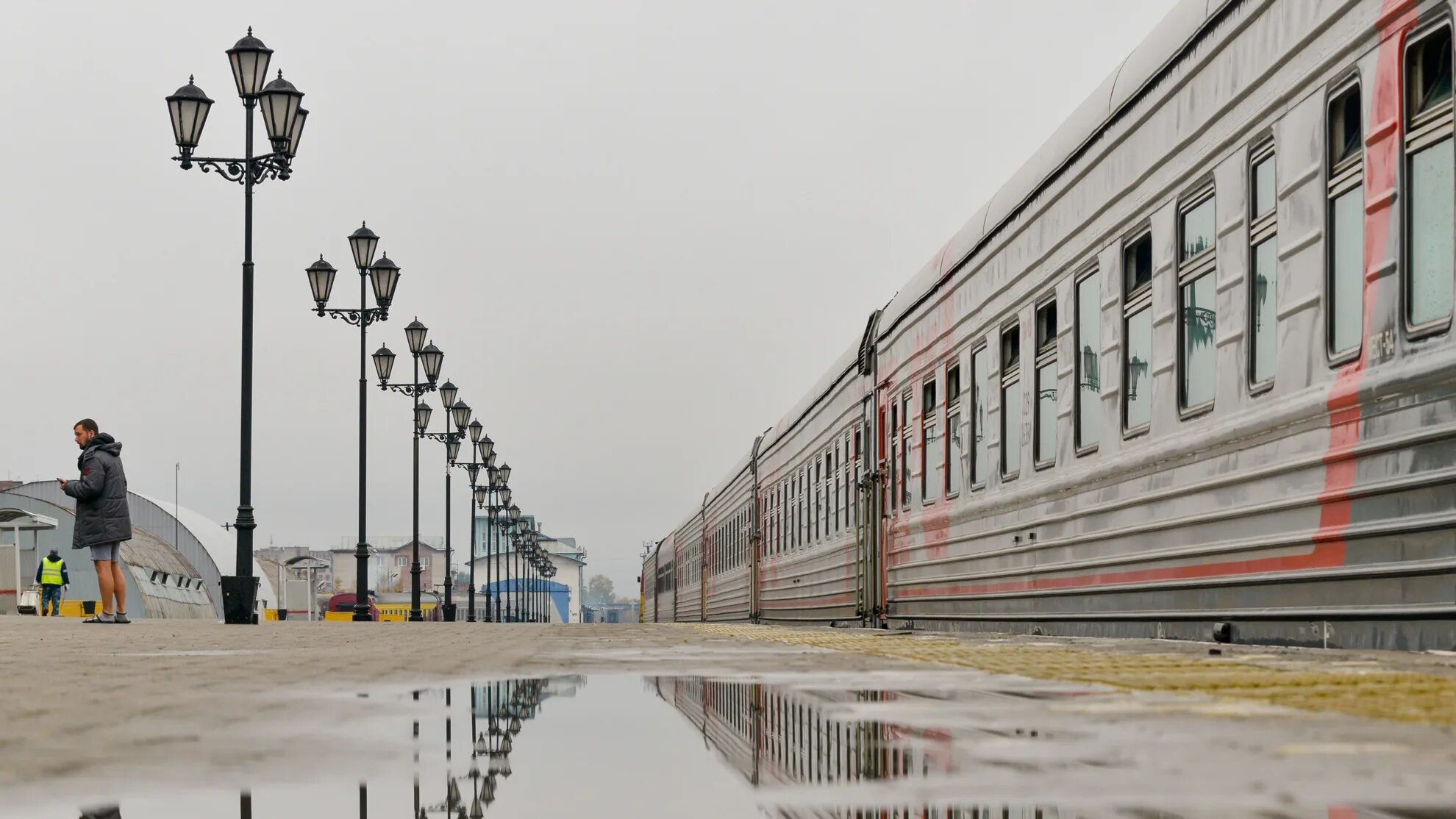 Есть ли в поезде архангельск. Поезд Котлас Архангельск. Поезд Москва Архангельск. Поезд Поморье Москва Архангельск. Архангельск Котлас РЖД.