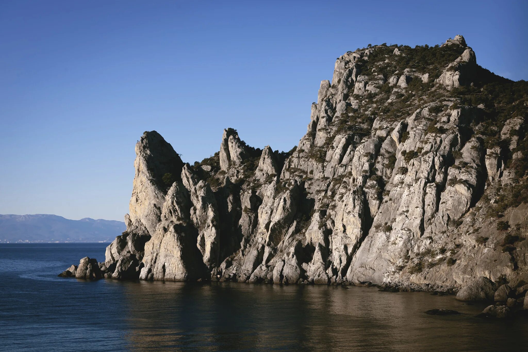 Гора дракон в Крыму. Скала дракон Фиолент. Мыс дракон Крым. Гора дракон Фиолент. Скала в крыму голова