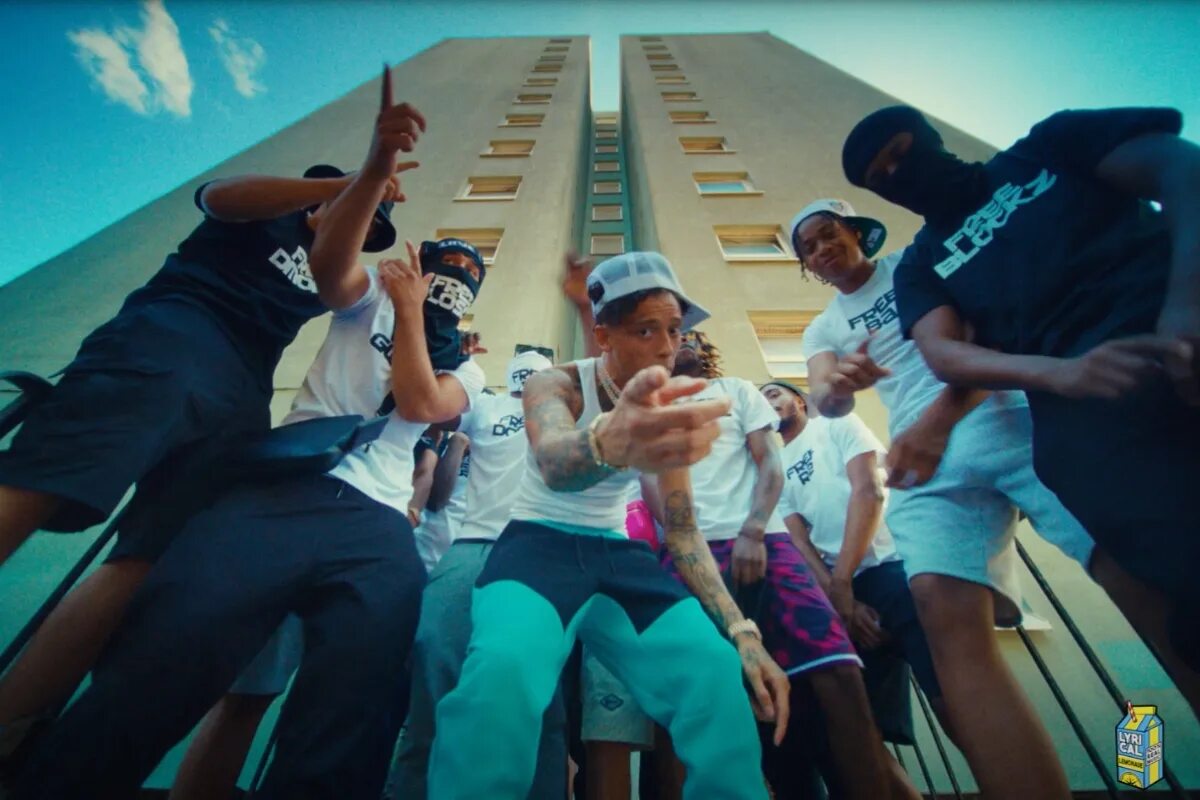 Ice spice central cee did it first. Central cee dojo. central cee rapper балаква. central cee day in the life. nike tech fleece central cee.