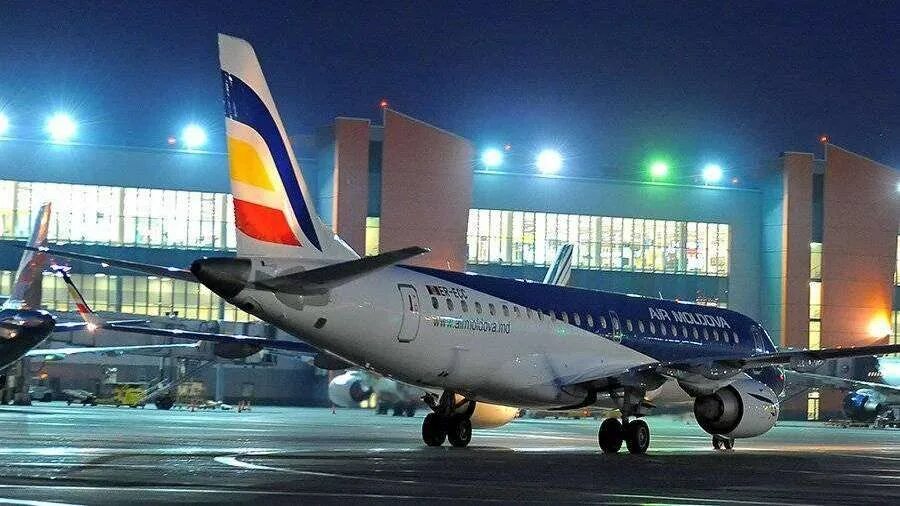 Yanair модель самолёта. карта полета москва кишинев. молдова летают ли самолеты. маршрут самолета москва кишинев. рейс кишинёв москва.