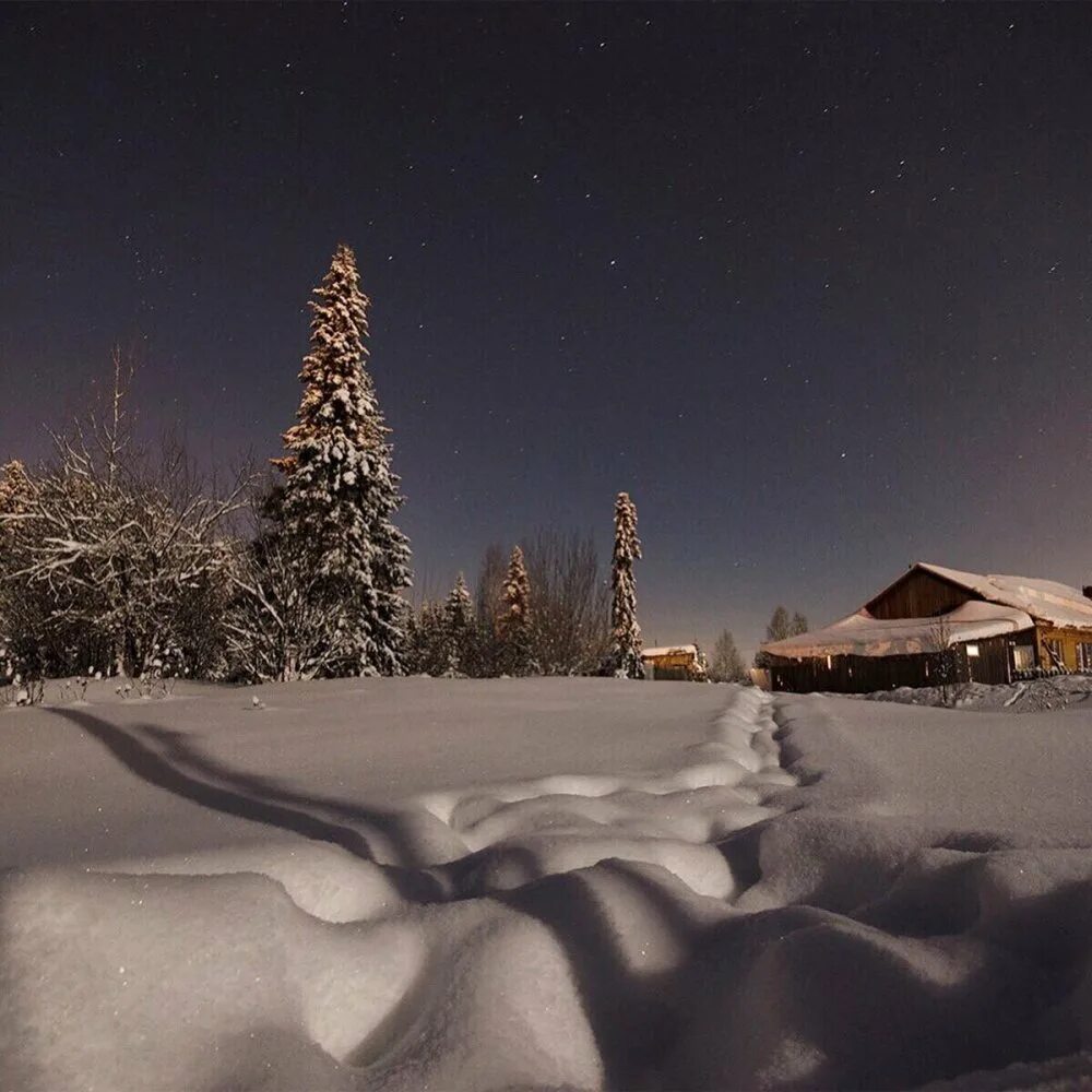 Зимняя ночь. Деревня зимой ночью. Зима ночь деревня. Зимняя ночь в деревне. Ночная зимняя деревня.