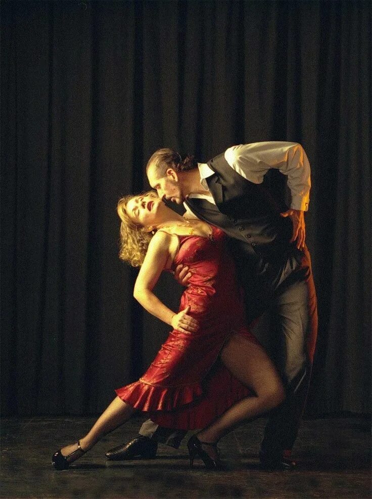 Где танцуют танго. Фильм Аргентинское танго 1983. Камиль де Риналь танго. Парные танцы. Страстный танец.