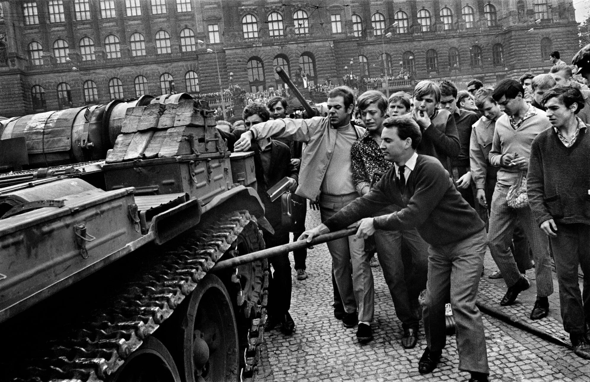 Советские войска в Праге 1968. Прага август 1968.