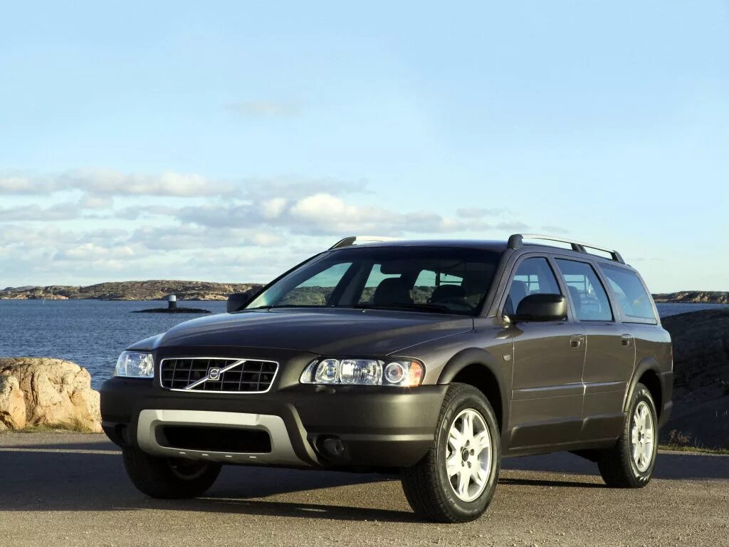 Volvo xc70 поколения. Volvo xc70 2005. Volvo xc70 2004. Volvo xc70 II. Вольво хс70 1 поколения.