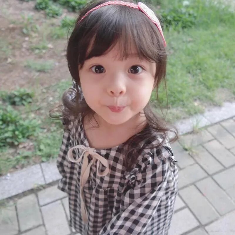 Корейские дети 13 лет. Красивые китайские дети. Руско корейские дети метисы. Маленькая девочка кореянка. Корейские дети метисы девочки.