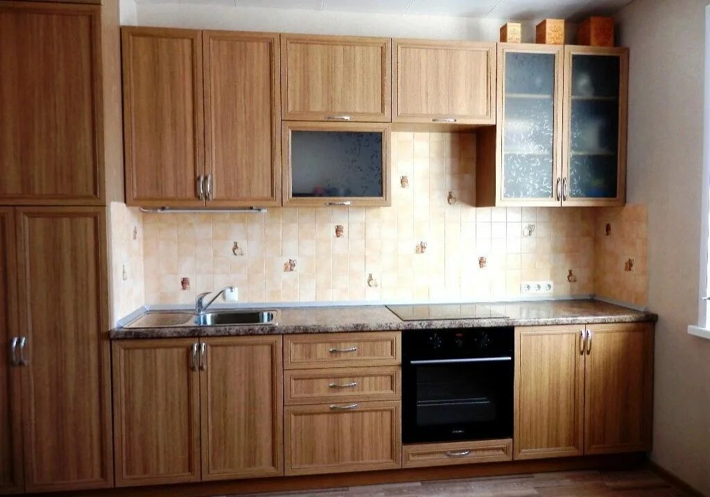 Кухня мдф под дерево. Кухня мдф под дерево. Атлас люкс американский орех шпон. Кухонный гарнитур шпон. Кухни из пленки пвх под дерево.