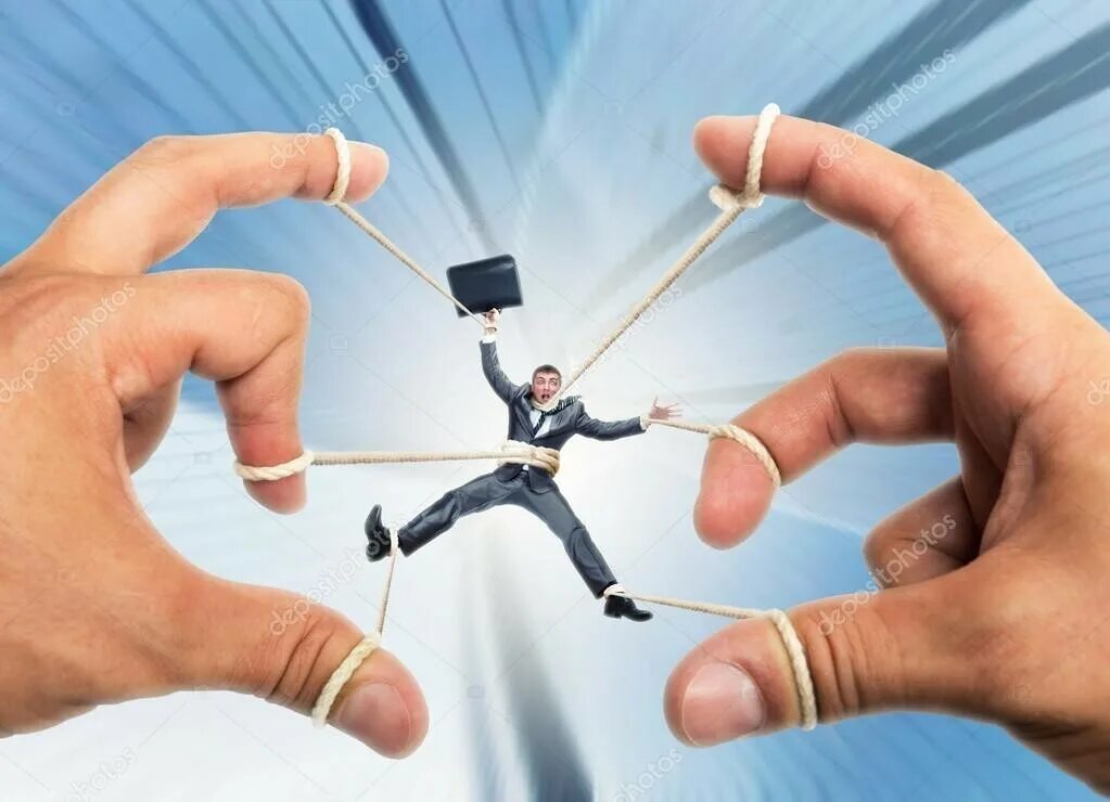 манипулятор человек психология. манипуляции в общении психология. человне кпровляет марионетками. манипуляция людьми. кто такой интернет манипулятор.