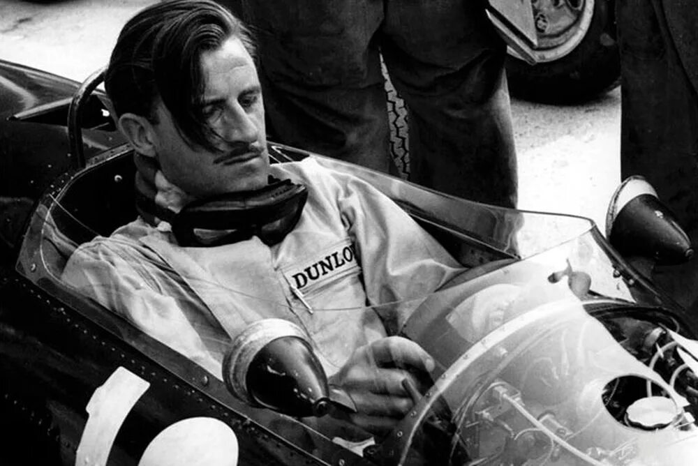 Грэм Хилл гонщик. Ф1 1962 Родригес. Graham Hill 1965. Грэм Хилл гонщик Болид.