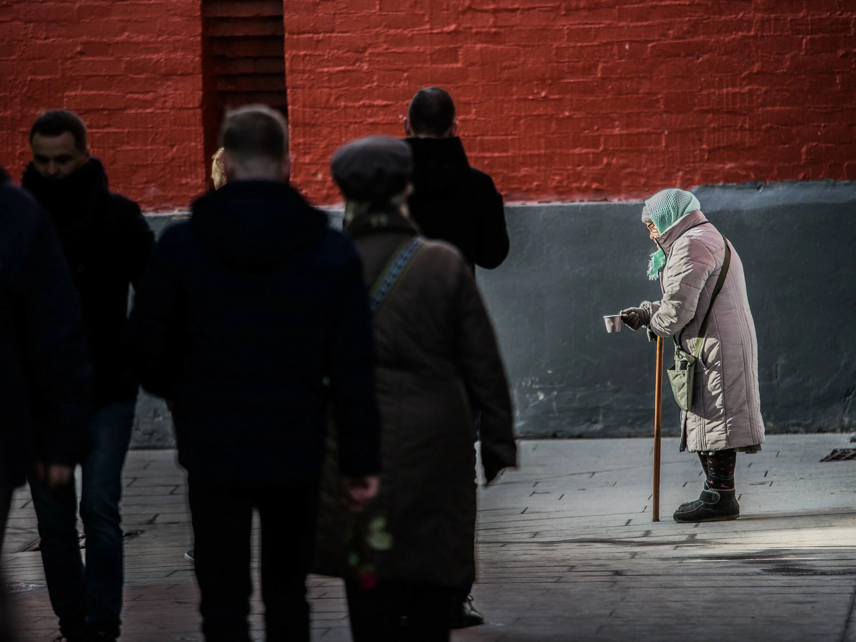 Нищие в России. Нищета в России. Бедность в России. Новые бедные. Бедные меняются