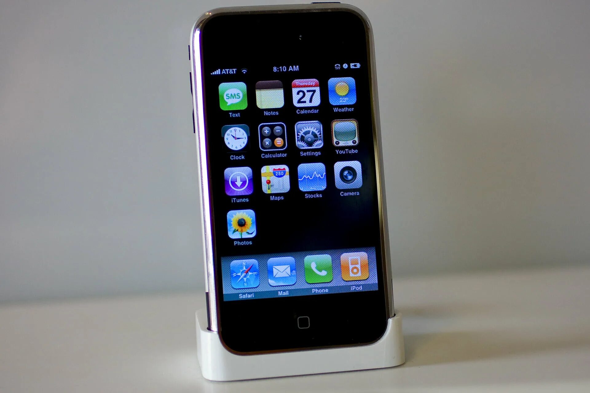 Apple iphone 1. Apple iphone 2007. Айфон 1g. Айфон первого поколения 2007.
