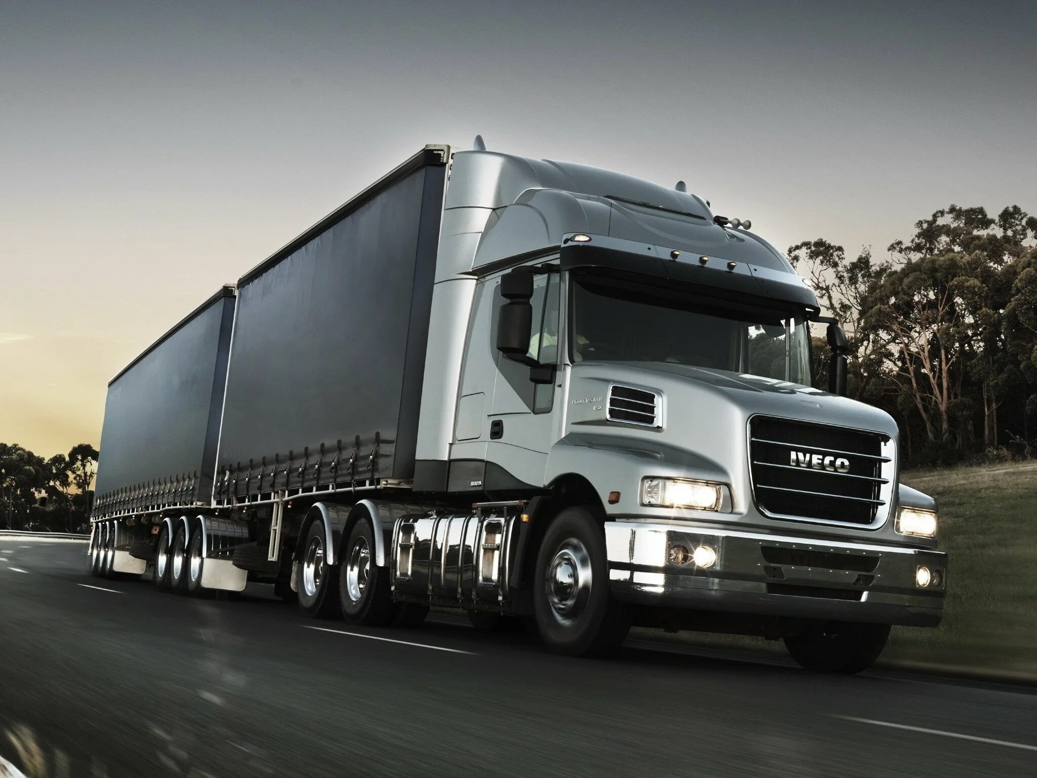 Фото грузовой. Iveco Powerstar. Iveco Powerstar 7800. Магистральный тягач кв-400. Грузовики Ивеко 6*4.