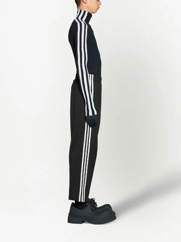 Штаны адидас баленсиага. Adidas Balenciaga Pants. Адидас Баленсиага штаны. Balenciaga adidas track Pants. Adidas Balenciaga штаны.