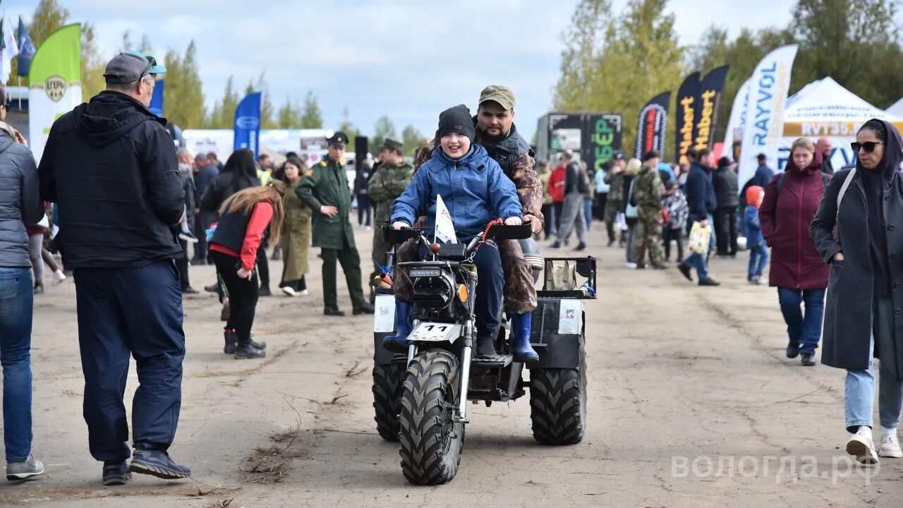 Вездеход вологда. Вездеход вологда. Вездеход фото. Гонки 4х4 кольчугино. Вологодский фестиваль вездеходов 2024.