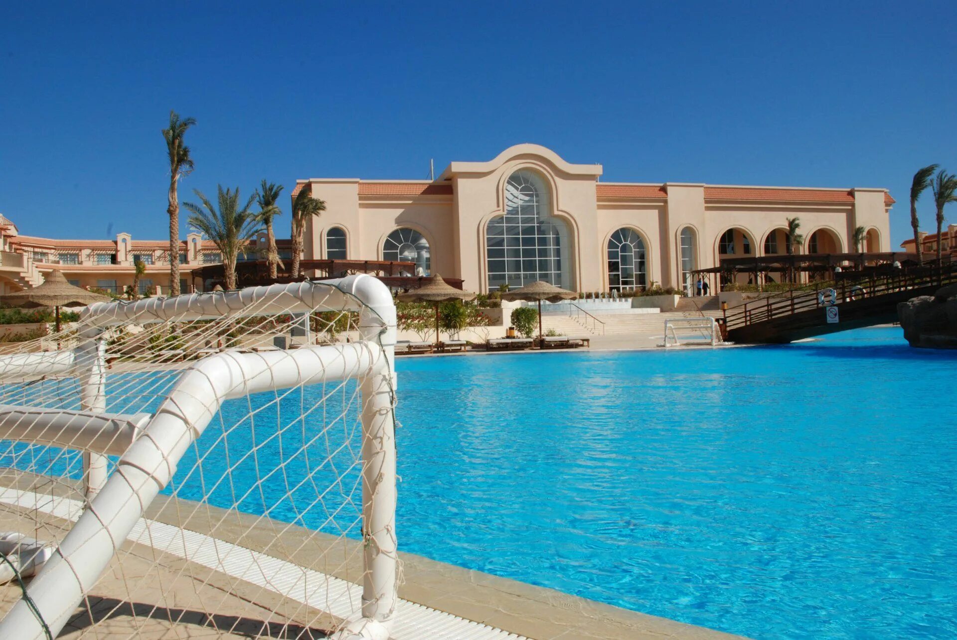 Тур пирамиса сахл хашиш хургада банк туров. Отель Pyramisa Sahl Hasheesh Resort. Дессоле Пирамиса Хургада. Отель Pyramisa Beach Resort Sahl Hasheesh 5. Дессоле Пирамиса Хургада Резорт 5.