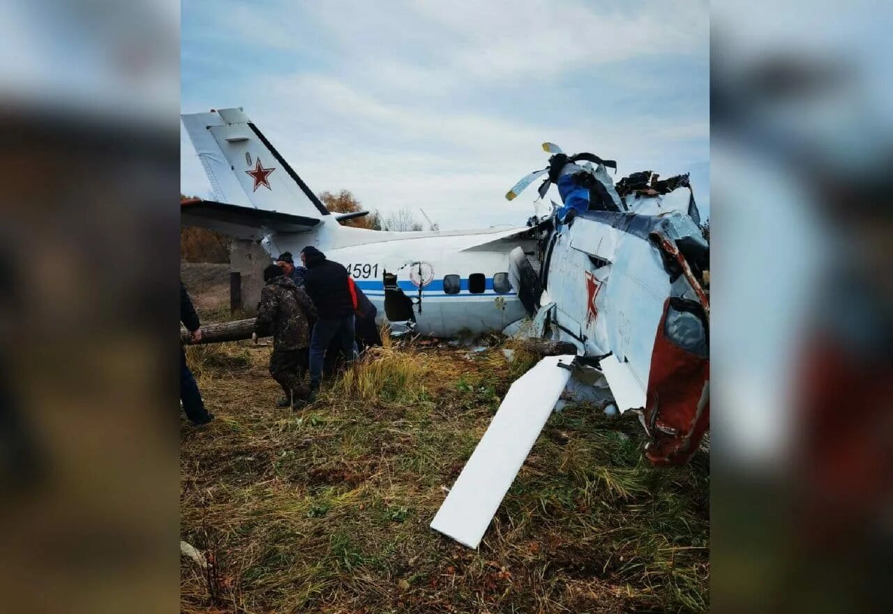 В иваново разбился самолет 2024. Крушение самолета в Мензелинске. Падение парашютистов Мензелинск. Миниатюра упавшего самолета. Мензелинск упал самолет последние.