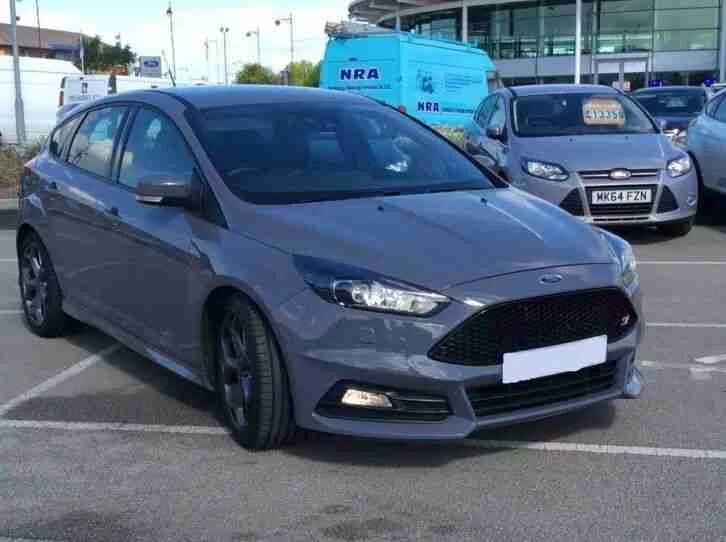 Грей фокус. Ford Focus 2015 серый. Ford Focus 3 b9 Stealth Grey. Ford Focus St 3 1.6 Turbo. Ford Focus St Grey.