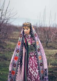 Таджикский народный костюм